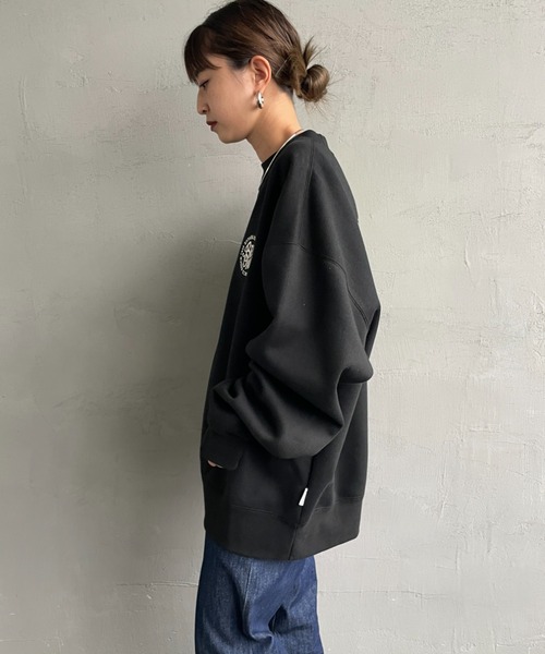 BEN DAVIS（ベンデイビス）の「【WEB限定】[BEN DAVIS/ベンデイビス] サークル刺繍ロゴ バックデザイン クルーネックスウェット（スウェット・レディース・ライトグレー/ブラウン/ブラック・M/L/XL）」の12枚目の写真