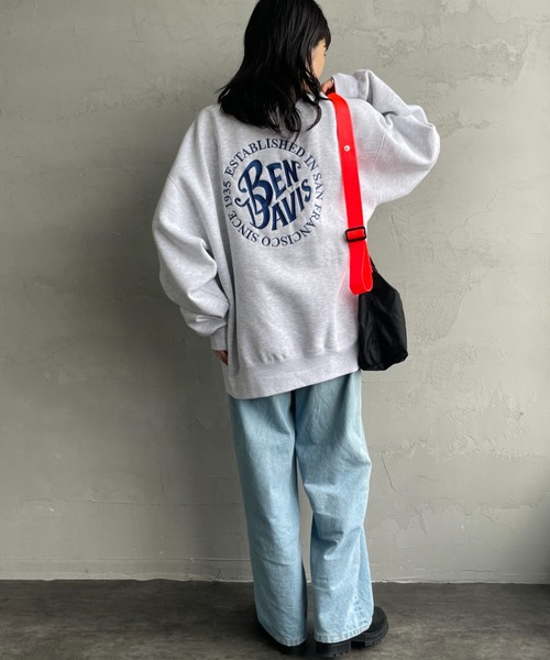 BEN DAVIS（ベンデイビス）の「【WEB限定】[BEN DAVIS/ベンデイビス] サークル刺繍ロゴ バックデザイン クルーネックスウェット（スウェット・レディース・ライトグレー/ブラウン/ブラック・M/L/XL）」の7枚目の写真