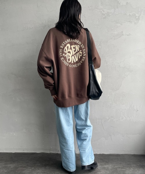 BEN DAVIS（ベンデイビス）の「【WEB限定】[BEN DAVIS/ベンデイビス] サークル刺繍ロゴ バックデザイン クルーネックスウェット（スウェット・レディース・ライトグレー/ブラウン/ブラック・M/L/XL）」の9枚目の写真