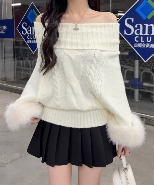 未使用　FOXEY Ruffle Tail ニット 38 ホワイト セール】【秋冬新作】袖口ファー付きオフタートル2WAYケーブルニット