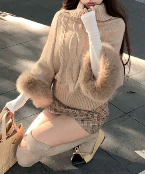 LADY LIKE(レディライク)の「袖口ファー付きオフタートル2WAYケーブルニット(ニット/セーター・レディース・ベージュ/オフホワイト・M)」の13枚目の写真