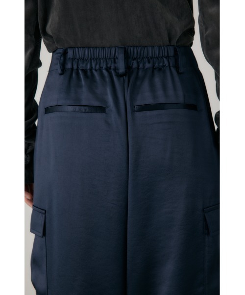 crie conforto（クリーコンフォルト）の「フローワークパンツ　サテン / 2WAY（カーゴパンツ・レディース・ブラウン/ネイビー・MEDIUM/SMALL）」の3枚目の写真