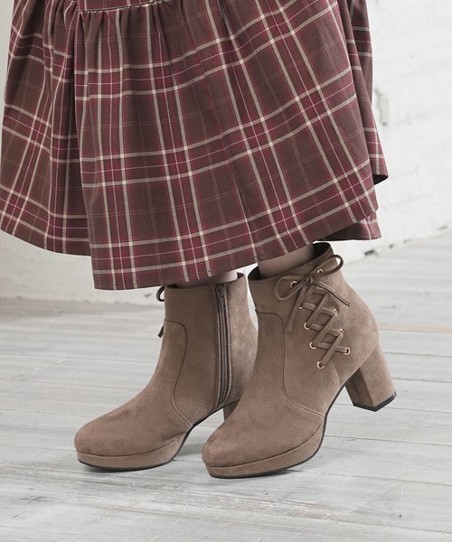 Honeys(ハニーズ)の「サイドレースアップブーツ(ブーツ・レディース・グレイッシュベージュ/ブラウン/ブラック・LL/L/S/M)」の3枚目の写真