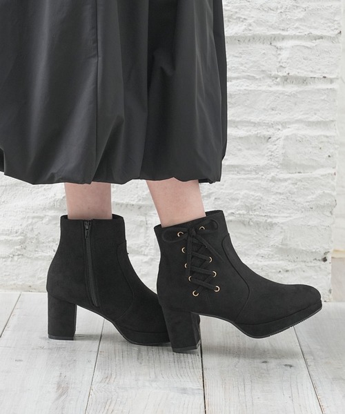 Honeys(ハニーズ)の「サイドレースアップブーツ(ブーツ・レディース・グレイッシュベージュ/ブラウン/ブラック・LL/L/S/M)」の2枚目の写真