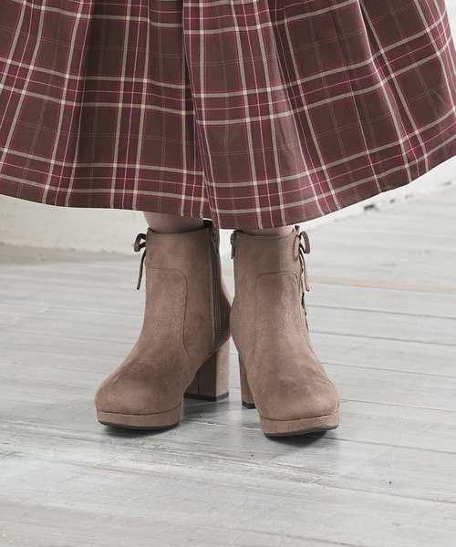 Honeys(ハニーズ)の「サイドレースアップブーツ(ブーツ・レディース・グレイッシュベージュ/ブラウン/ブラック・LL/L/S/M)」の12枚目の写真