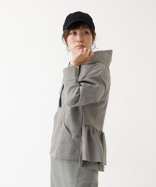 DESIGNWORKS(デザインワークス)の「【セットアップ対応】ダブルエアーフリルジップパーカー(パーカー・レディース・グレー・フリー)」の7枚目の写真