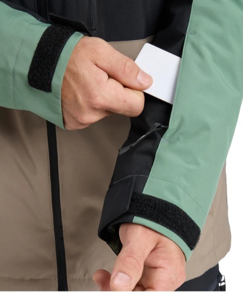 Quiksilver(クイックシルバー)の「SYCAMORE BLOCK 20K J/クイックシルバースキースノーボードウェア(ジャケット)(マウンテンパーカー・メンズ・ブラウン/グリーン・SMALL/MEDIUM/LARGE/X-LARGE)」の20枚目の写真