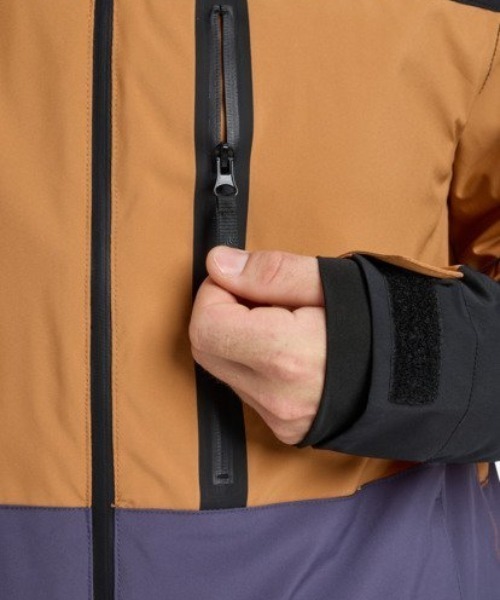 Quiksilver(クイックシルバー)の「SYCAMORE BLOCK 20K J/クイックシルバースキースノーボードウェア(ジャケット)(マウンテンパーカー・メンズ・ブラウン/グリーン・SMALL/MEDIUM/LARGE/X-LARGE)」の8枚目の写真