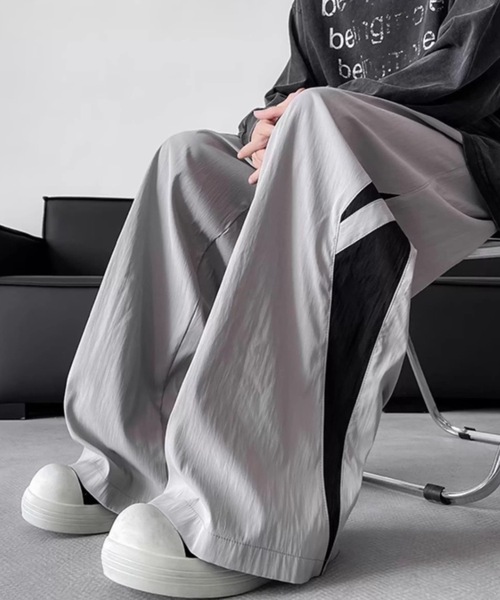 SHEPP(シープ)の「サイド配色デザインナイロンワイドパンツ(その他パンツ・メンズ・ブラック/チャコール/グレー・L/M)」の3枚目の写真