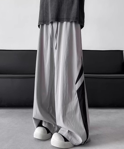 SHEPP(シープ)の「サイド配色デザインナイロンワイドパンツ(その他パンツ・メンズ・ブラック/チャコール/グレー・L/M)」の6枚目の写真