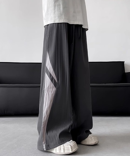 SHEPP(シープ)の「サイド配色デザインナイロンワイドパンツ(その他パンツ・メンズ・ブラック/チャコール/グレー・L/M)」の16枚目の写真