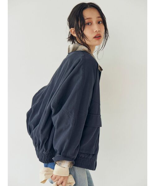 Ungrid（アングリッド）の「リバーシブルスウィングトップ（ブルゾン・レディース・ベージュ/ネイビー・FREE）」の15枚目の写真