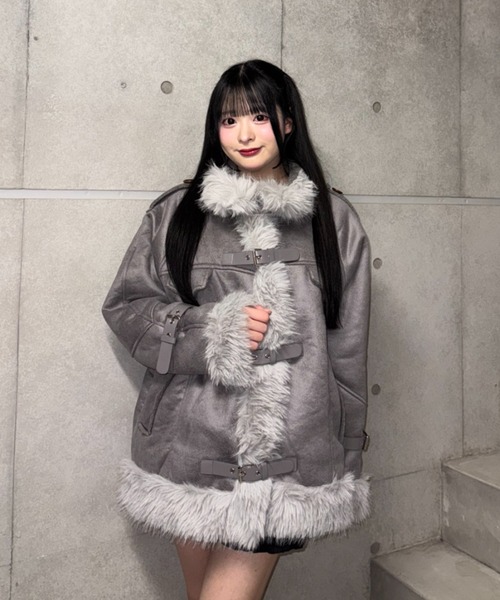 Lae（レイ）の「フェイクファージャケット（テーラードジャケット・レディース・ブラック/グレー/ブラウン・MEDIUM/SMALL）」の2枚目の写真