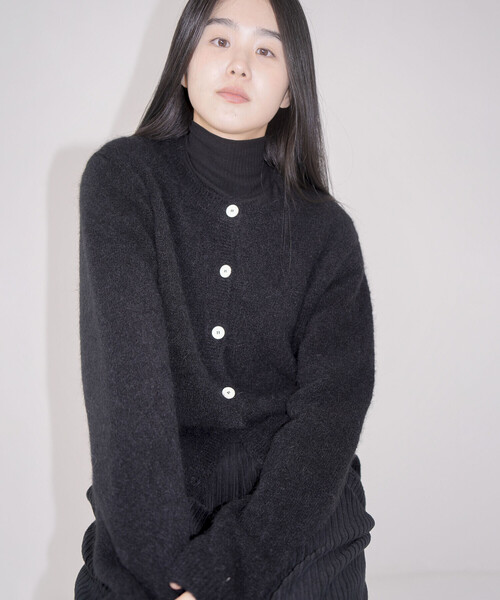 Bshop(ビショップ)の「eunoia | クルーネック 長袖カーディガン WOMEN(カーディガン/ボレロ・レディース・ピンク/グレー/ブラック・ONE)」の19枚目の写真