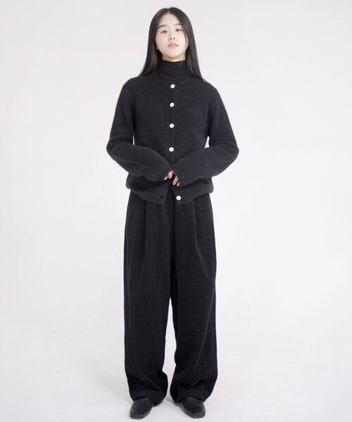 Bshop(ビショップ)の「eunoia | クルーネック 長袖カーディガン WOMEN(カーディガン/ボレロ・レディース・ピンク/グレー/ブラック・ONE)」の16枚目の写真