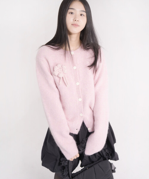 Bshop(ビショップ)の「eunoia | クルーネック 長袖カーディガン WOMEN(カーディガン/ボレロ・レディース・ピンク/グレー/ブラック・ONE)」の3枚目の写真