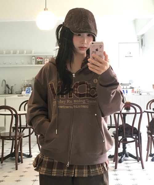 VENHIT（ベンヒット）の「MRT チェックアプリケ フードパーカー_モカムース（パーカー・レディース・ブラウン・MEDIUM/LARGE/X-LARGE）」の17枚目の写真