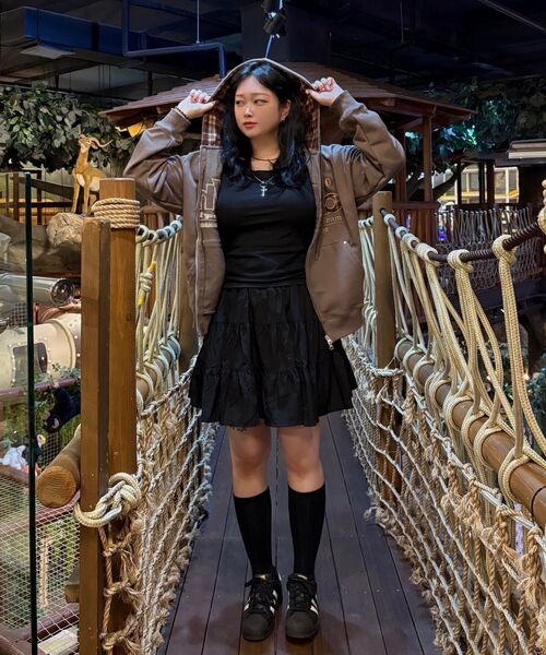 VENHIT（ベンヒット）の「MRT チェックアプリケ フードパーカー_モカムース（パーカー・レディース・ブラウン・MEDIUM/LARGE/X-LARGE）」の4枚目の写真