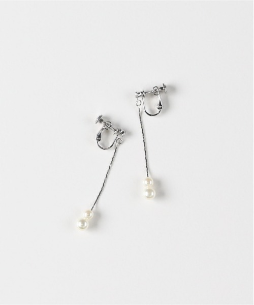 Right-on(ライトオン)の「Right-on Basic(ライトオンベーシック)【レディース】パールロングピアス(ピアス(両耳用)・レディース・シルバー・ONE SIZE)」の1枚目の写真