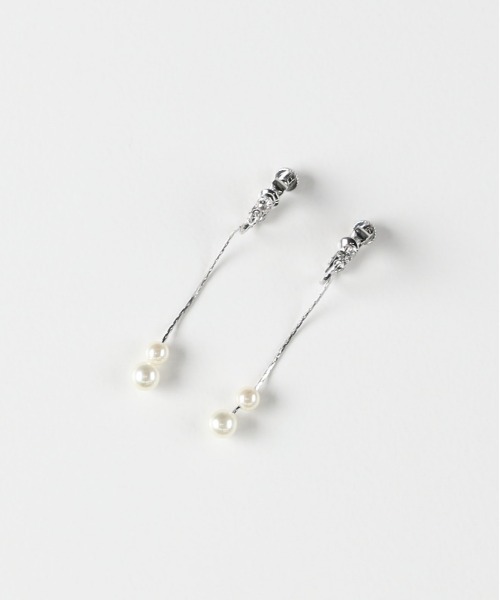 Right-on(ライトオン)の「Right-on Basic(ライトオンベーシック)【レディース】パールロングピアス(ピアス(両耳用)・レディース・シルバー・ONE SIZE)」の2枚目の写真