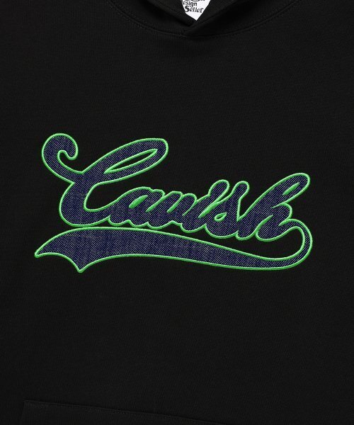 Cavish(カビシ)の「APPLIQUE STADIUM LOGO HOODIE BLACK(CV2ESUM405A)(パーカー・レディース・ブラック・X-LARGE/LARGE/MEDIUM/SMALL)」の4枚目の写真