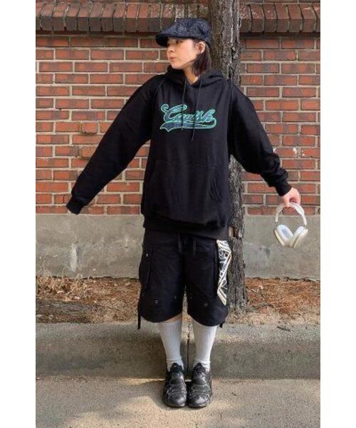 Cavish(カビシ)の「APPLIQUE STADIUM LOGO HOODIE BLACK(CV2ESUM405A)(パーカー・レディース・ブラック・X-LARGE/LARGE/MEDIUM/SMALL)」の7枚目の写真
