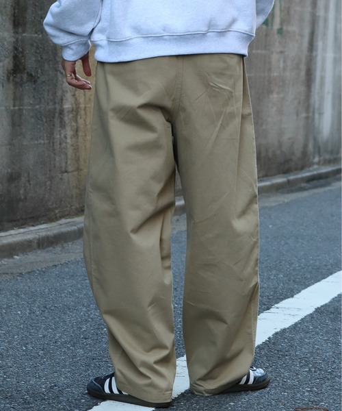 HANES（ヘインズ）の「【HANES/ヘインズ】ワイドフィット ノータックチノパンツ（チノパンツ・メンズ・ベージュ/ブラック/カーキ・L/S/M/LL）」の8枚目の写真