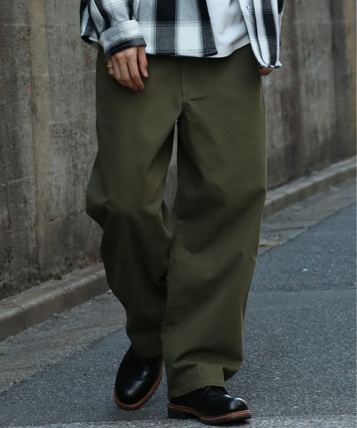 HANES(ヘインズ)の「【HANES/ヘインズ】ワイドフィット ノータックチノパンツ(チノパンツ・メンズ・ベージュ/ブラック/カーキ・L/S/M/LL)」の20枚目の写真