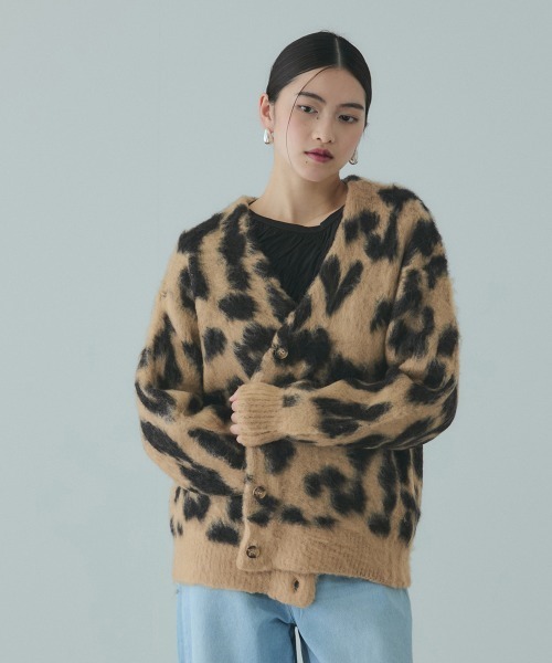 VICKY（ビッキー）の「レオパードJQDシャギーニットカーディガン（カーディガン/ボレロ・レディース・ベージュ系その他/グレー系その他・M）」の2枚目の写真