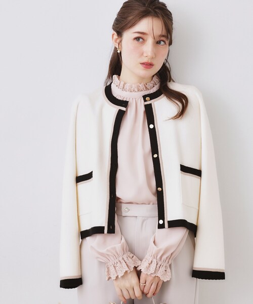 couture brooch(クチュールブローチ)の「【通勤・着映え】配色 総針カーディガン(カーディガン/ボレロ・レディース・ライトブルー/アイボリー/ネイビー・36/38/42)」の12枚目の写真