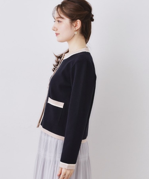 couture brooch(クチュールブローチ)の「【通勤・着映え】配色 総針カーディガン(カーディガン/ボレロ・レディース・ライトブルー/アイボリー/ネイビー・36/38/42)」の5枚目の写真