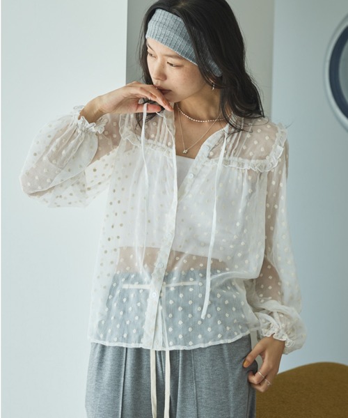 Doux archives（ドゥアルシーヴ）の「フラワー刺繍シアーブラウス（シャツ/ブラウス・レディース・ブラック/オフホワイト・FREE）」の2枚目の写真