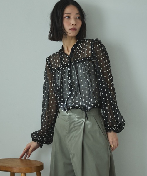 Doux archives（ドゥアルシーヴ）の「フラワー刺繍シアーブラウス（シャツ/ブラウス・レディース・ブラック/オフホワイト・FREE）」の8枚目の写真