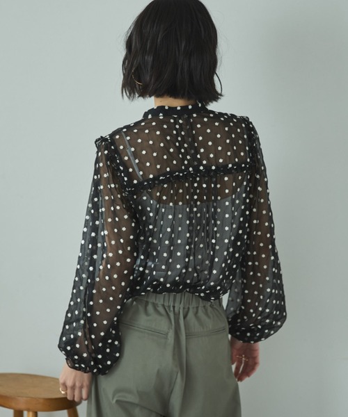 Doux archives（ドゥアルシーヴ）の「フラワー刺繍シアーブラウス（シャツ/ブラウス・レディース・ブラック/オフホワイト・FREE）」の12枚目の写真