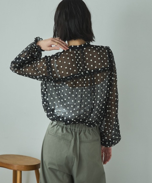 Doux archives（ドゥアルシーヴ）の「フラワー刺繍シアーブラウス（シャツ/ブラウス・レディース・ブラック/オフホワイト・FREE）」の13枚目の写真