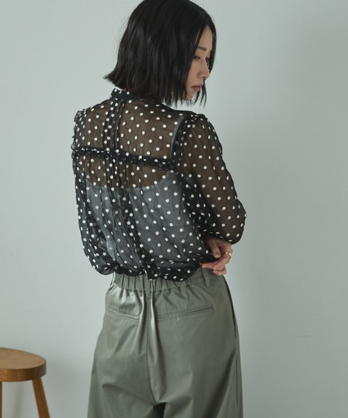 Doux archives（ドゥアルシーヴ）の「フラワー刺繍シアーブラウス（シャツ/ブラウス・レディース・ブラック/オフホワイト・FREE）」の14枚目の写真