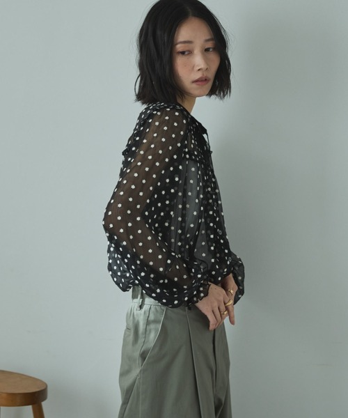 Doux archives（ドゥアルシーヴ）の「フラワー刺繍シアーブラウス（シャツ/ブラウス・レディース・ブラック/オフホワイト・FREE）」の15枚目の写真