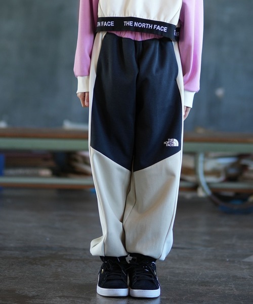 THE NORTH FACE(ザノースフェイス)の「THE NORTH FACE ザ・ノース・フェイス ワイドシルエット パンツ NBJ32602(その他パンツ・キッズ・グレー×サックスブルー/ブラック×ベージュ・130cm/140cm/150cm/160cm)」の2枚目の写真