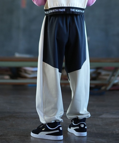 THE NORTH FACE(ザノースフェイス)の「THE NORTH FACE ザ・ノース・フェイス ワイドシルエット パンツ NBJ32602(その他パンツ・キッズ・グレー×サックスブルー/ブラック×ベージュ・130cm/140cm/150cm/160cm)」の10枚目の写真