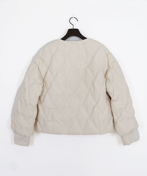 le.coeur blanc（ルクールブラン）の「ステッチレスコンパクトダウン（その他アウター・レディース・アイボリー/ブラック・38）」の11枚目の写真