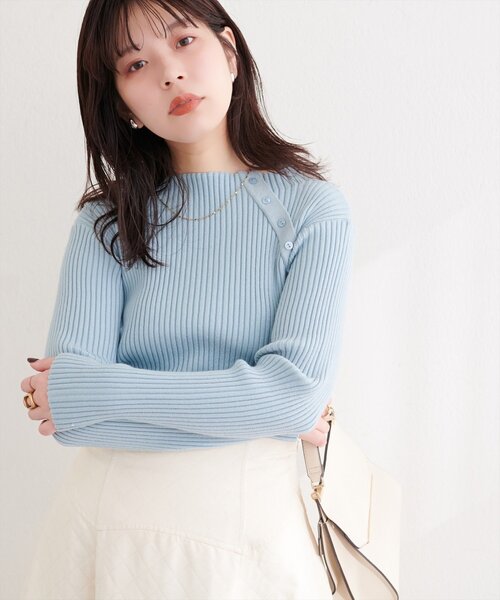 natural couture(ナチュラルクチュール)の「斜めボタンプチハイリブニット(ニット/セーター・レディース・ブラウン/グレイッシュベージュ/サックスブルー/ブラック/オフホワイト・FREE)」の5枚目の写真