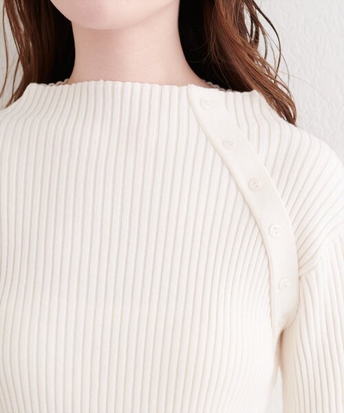 natural couture(ナチュラルクチュール)の「斜めボタンプチハイリブニット(ニット/セーター・レディース・ブラウン/グレイッシュベージュ/サックスブルー/ブラック/オフホワイト・FREE)」の18枚目の写真