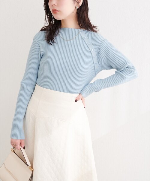 natural couture(ナチュラルクチュール)の「斜めボタンプチハイリブニット(ニット/セーター・レディース・ブラウン/グレイッシュベージュ/サックスブルー/ブラック/オフホワイト・FREE)」の10枚目の写真