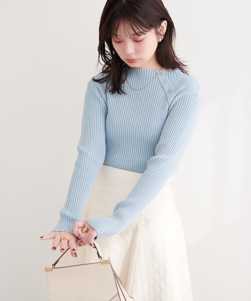 natural couture(ナチュラルクチュール)の「斜めボタンプチハイリブニット(ニット/セーター・レディース・ブラウン/グレイッシュベージュ/サックスブルー/ブラック/オフホワイト・FREE)」の9枚目の写真