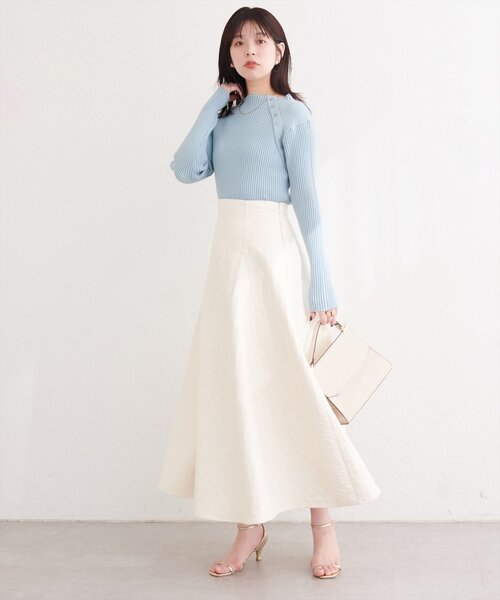 natural couture(ナチュラルクチュール)の「斜めボタンプチハイリブニット(ニット/セーター・レディース・ブラウン/グレイッシュベージュ/サックスブルー/ブラック/オフホワイト・FREE)」の8枚目の写真