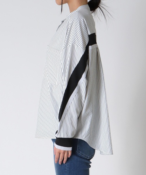 Three Four Time(スリーフォータイム)の「バックヨークテープブラウス(シャツ/ブラウス・レディース・ピンク/オフホワイト/ブルー・FREE)」の4枚目の写真