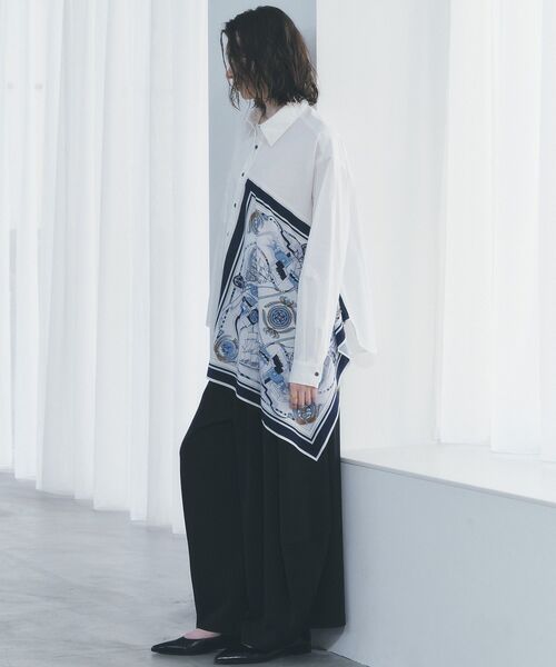 Editt by YECCA VECCA(エディットバイイェッカヴェッカ)の「スカーフデザインアシメシャツ(シャツ/ブラウス・レディース・ストライプ/ホワイト・FREE)」の11枚目の写真