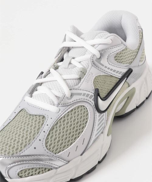 NIKE（ナイキ）の「NIKE　V5 RNR（スニーカー・レディース・ベージュ系その他・24/25/23.5/24.5）」の7枚目の写真