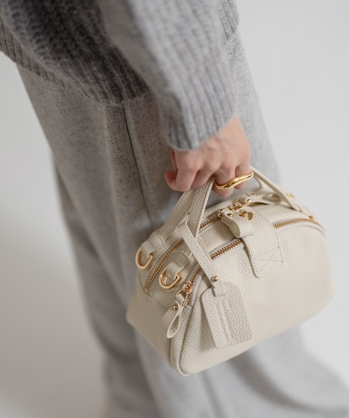 HAYNI（ヘイニ）の「Baby Loche ベイビーロシェ【第2世代・改良版】（ショルダーバッグ・レディース・グレー系2/ブラウン系/アイボリー/グレー系1/キャメル/ブラック×ゴールド/シルバー/ブラック×シルバー/グレー・FREE）」の2枚目の写真