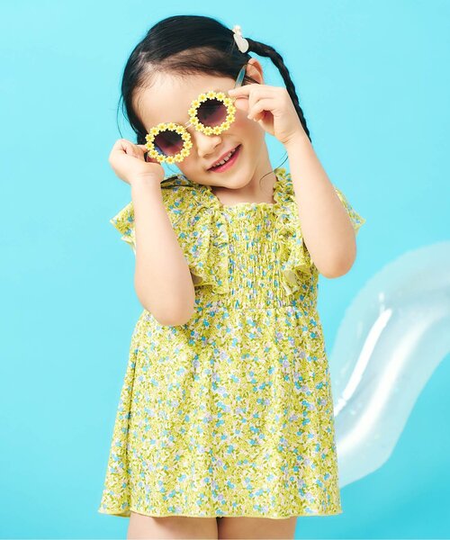 apres les cours(アプレレクール)の「【UVカット】シャーリングフリルワンピース水着_ジュニア対応(水着・キッズ・ピンク/レッド/ブラック/サックスブルー/オレンジ/イエロー・80/90/100/110/120/130/140)」の4枚目の写真